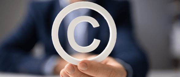 Copyright (direito de cópia, em tradução literal) é um instrumento para a proteção de uma obra (artística, intelectual, científica). Impossibilitando a utilização, reprodução ou alteração dos materiais sem a devida autorização.